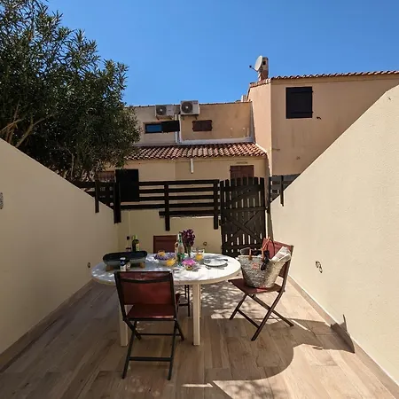 Sol-y-days Maison De La Plage, Agreable Maison De Vacances De Deux Avec Terrasse Le Grau-du-Roi