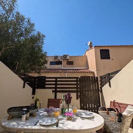 Sol-y-days Maison De La Plage, Agreable Maison De Vacances De Deux Avec Terrasse Le Grau-du-Roi